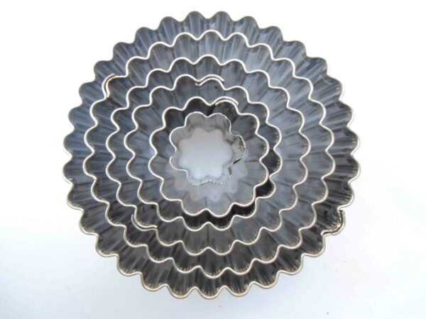 Sets of 6 Curly Round Shape Cookie Cutter - 1" Deep